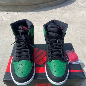 Jordan 1 pine green size 10.5 price 240$ Og all Vnds